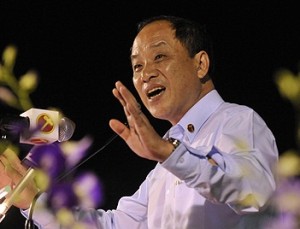Low Thia Khiang hits back at PAP accusations